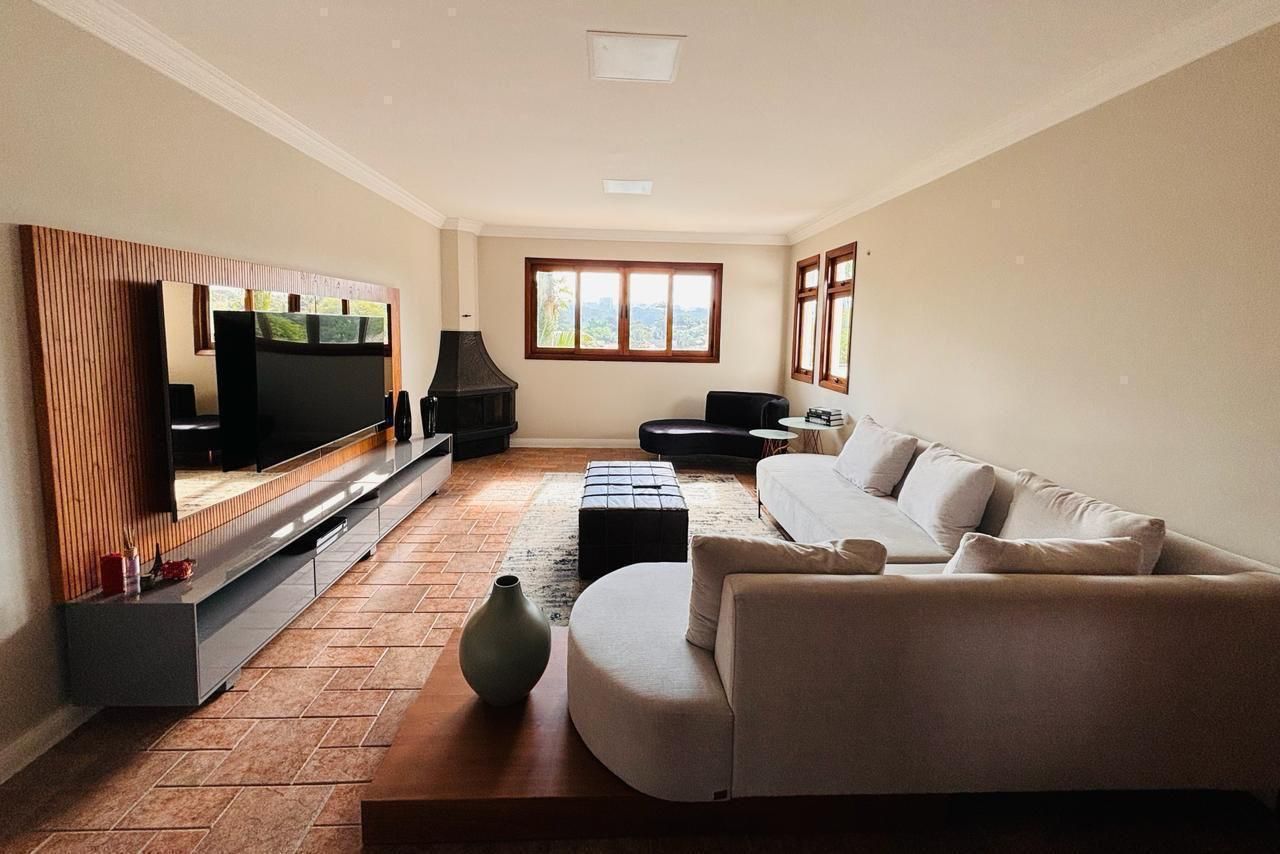Cozinha e área gourmet casa à venda em Alphaville Residencial 1, Alphaville, Barueri — 4 suítes, 640 m² — imagem 3 de 17