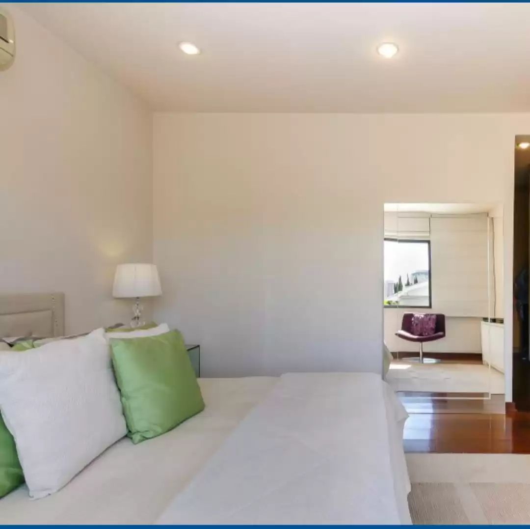 Sala de estar casa à venda em Alphaville Residencial 1, Alphaville, Barueri — 4 suítes, 460 m² — imagem 2 de 29