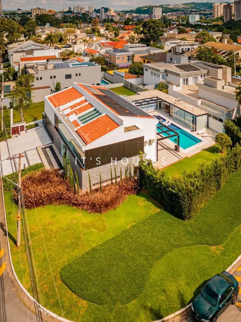 Piscina e área externa casa à venda em Alphaville Residencial 2, Alphaville, Barueri — 4 suítes, 800 m² — imagem 5 de 13