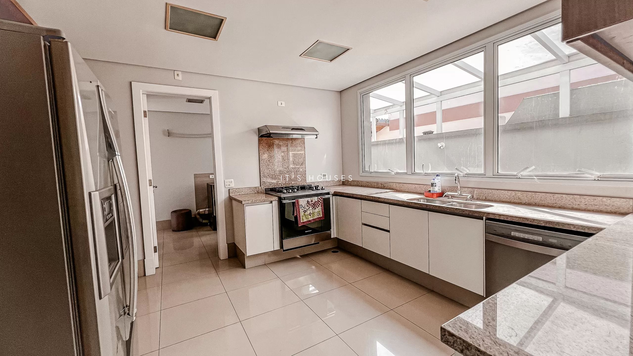 Área de convivência casa à venda em Alphaville Residencial 2, Alphaville, Barueri — 5 suítes, 517 m² — imagem 6 de 15