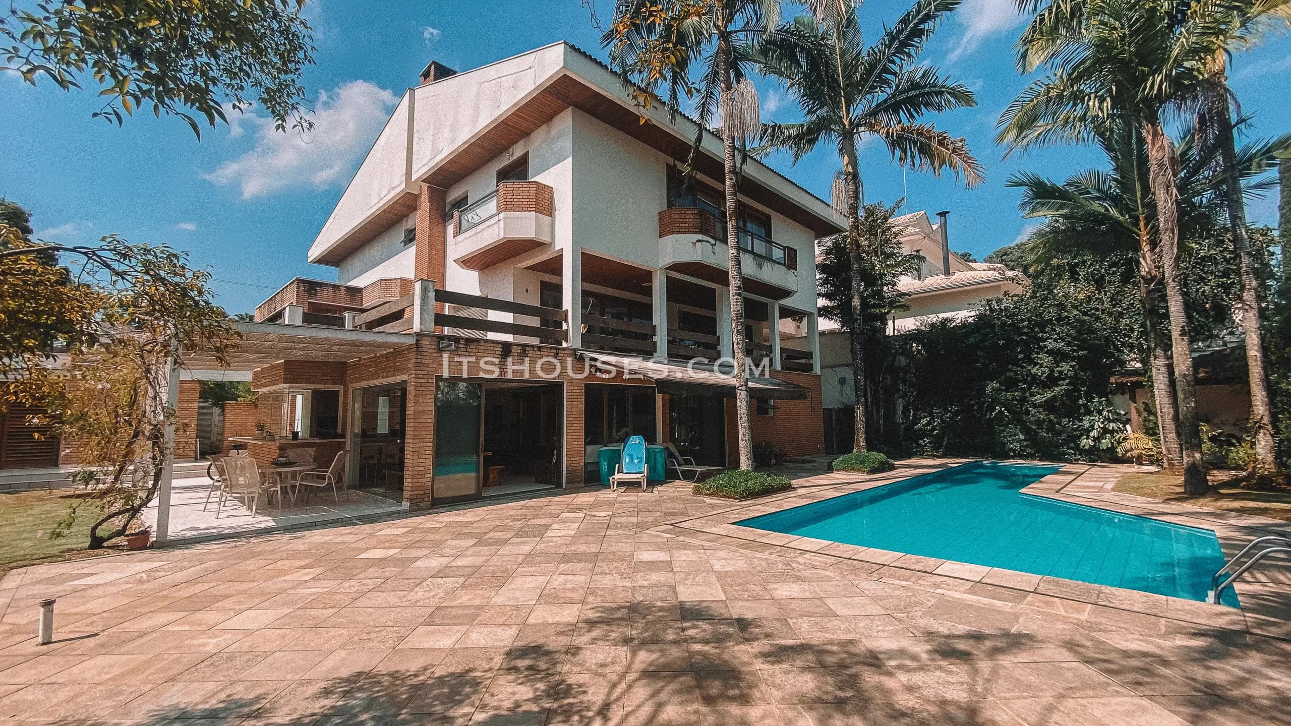 Sala de estar casa à venda ou para alugar em Alphaville Residencial 2, Alphaville, Barueri — 4 suítes, 1190 m² — imagem 2 de 35
