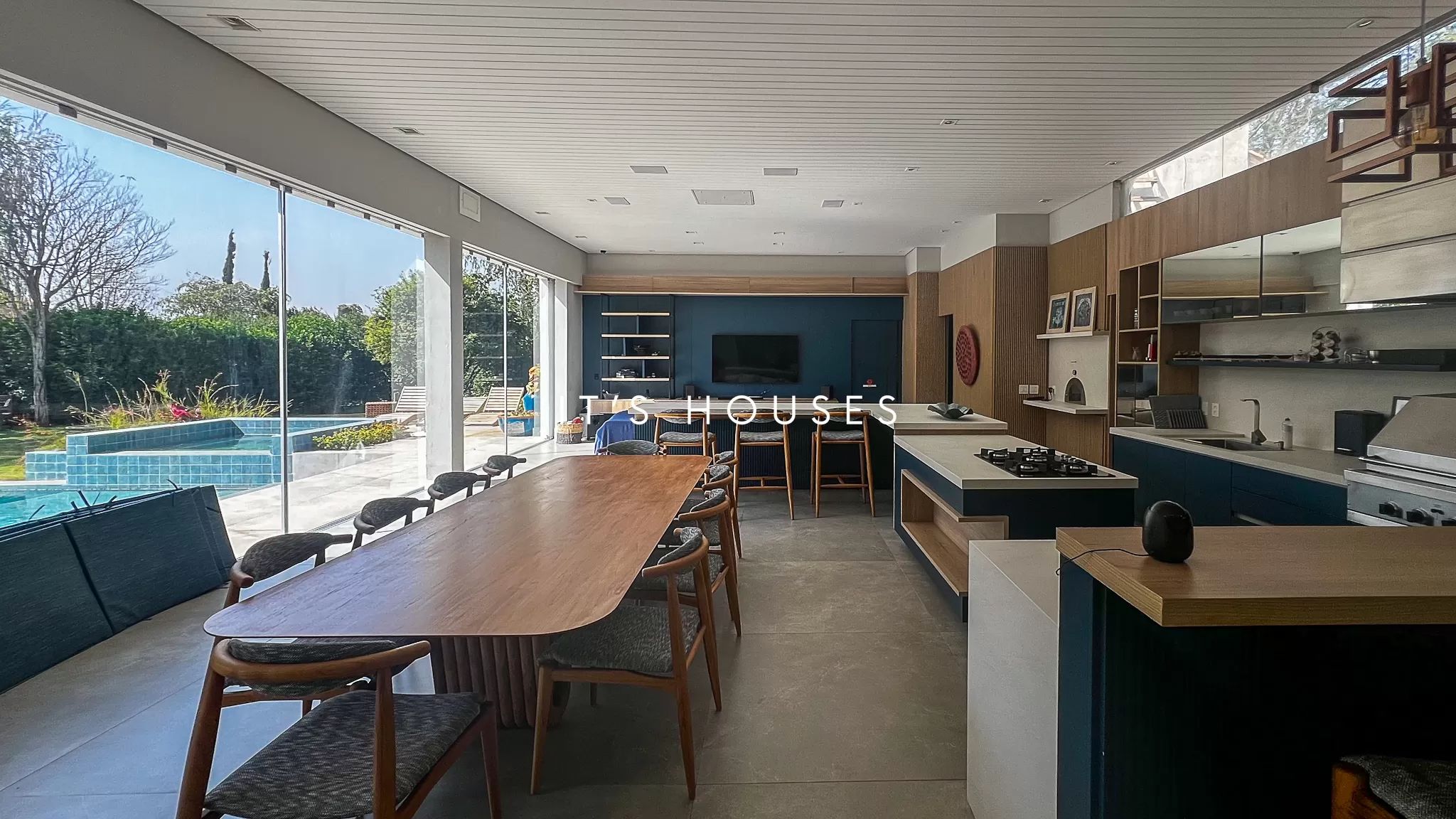 Cozinha e área gourmet casa à venda ou para alugar em Fazenda Boa Vista Porto Feliz, Fazenda Boa Vista, Porto Feliz — 6 suítes, 3000 m² — imagem 3 de 28