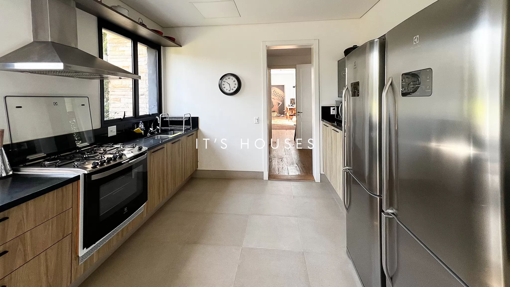 Cozinha e área gourmet casa à venda ou para alugar em Fazenda Boa Vista Porto Feliz, Fazenda Boa Vista, Porto Feliz — 4 suítes, 2000 m² — imagem 3 de 21
