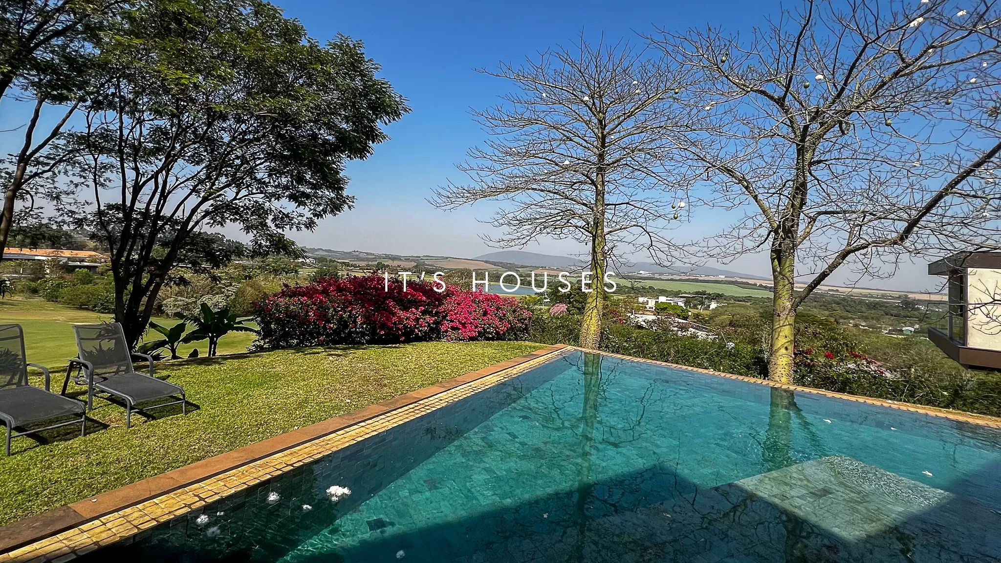 Fachada casa à venda ou para alugar em Fazenda Boa Vista Porto Feliz, Fazenda Boa Vista, Porto Feliz — 4 suítes, 2000 m² — imagem 1 de 21