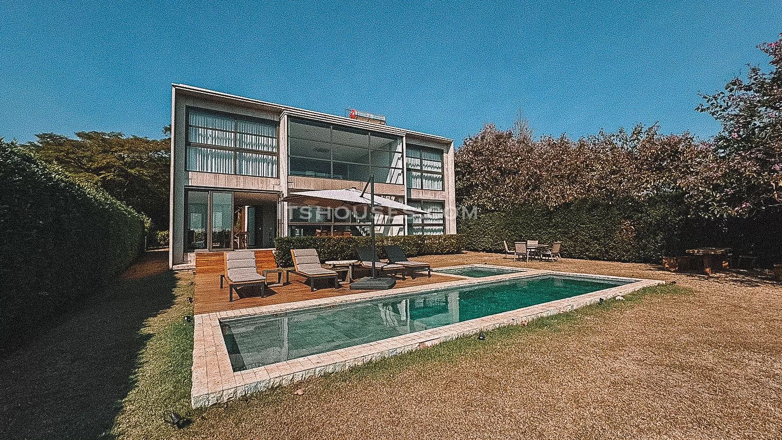 Casas prontas à venda na Fazenda Boa Vista — exemplo: Casa à venda na Fazenda Boa Vista Porto Feliz com piscina e deck, opção de entrada no condomínio