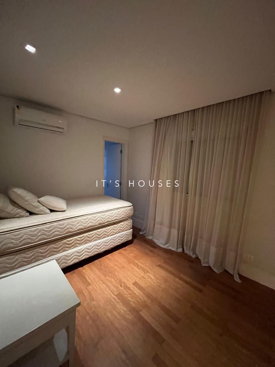 Sala de estar apartamento para alugar em Edificio Verone Alphaville, Alphaville, Barueri — 4 dormitórios, 360 m² — imagem 2 de 44
