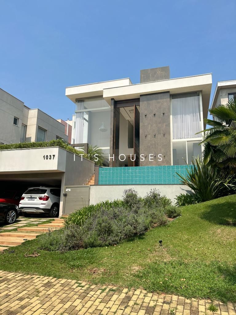 Fachada casa para alugar em Burle Marx, Alphaville, Santana de Parnaíba — 4 suítes, 456 m² — imagem 1 de 5