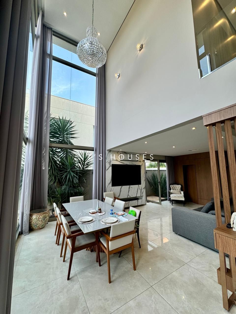 Cozinha e área gourmet casa para alugar em Burle Marx, Alphaville, Santana de Parnaíba — 4 suítes, 456 m² — imagem 3 de 5