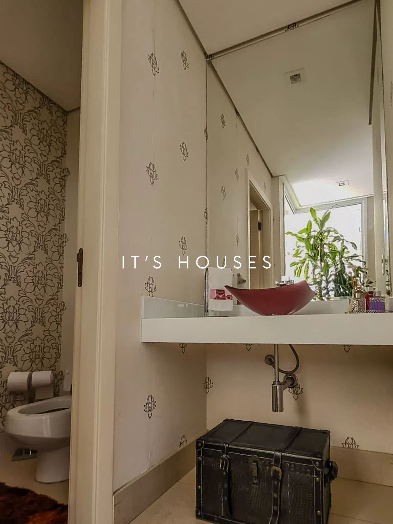 Cozinha e área gourmet casa à venda ou para alugar em Alphaville Residencial 0, Alphaville, Barueri — 3 suítes, 900 m² — imagem 3 de 21