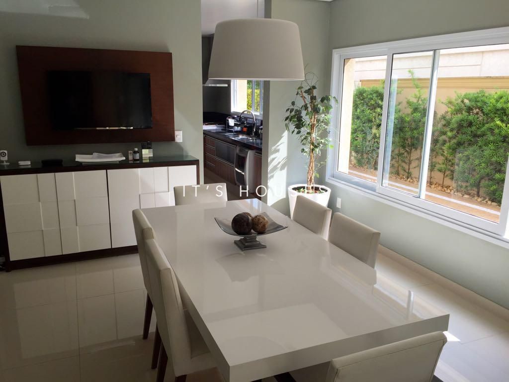 Sala de estar casa para alugar em Tambore 3, Alphaville, Santana de Parnaíba — 4 suítes, 1100 m² — imagem 2 de 25