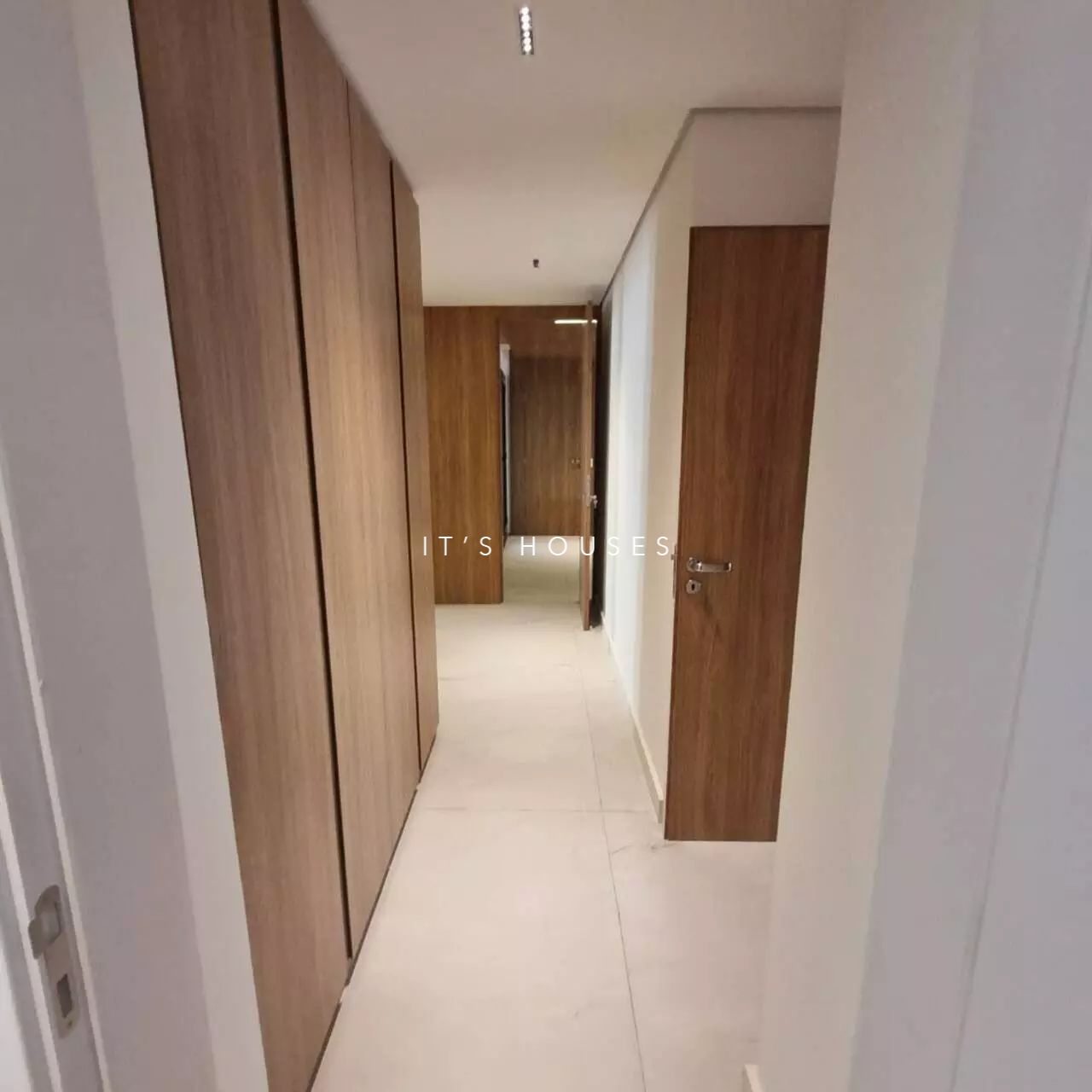 Suíte principal apartamento à venda em Edificio Oiapoque, Alphaville, Barueri — 4 suítes, 360 m² — imagem 4 de 11