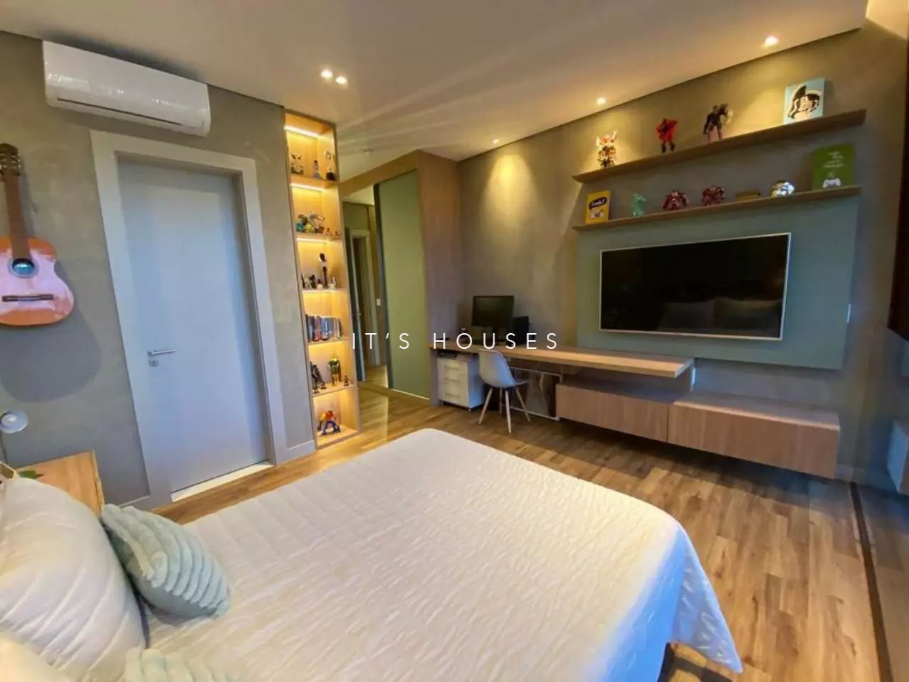 Área de convivência casa à venda em Tambore 11, Alphaville, Santana de Parnaíba — 4 suítes, 635 m² — imagem 6 de 19