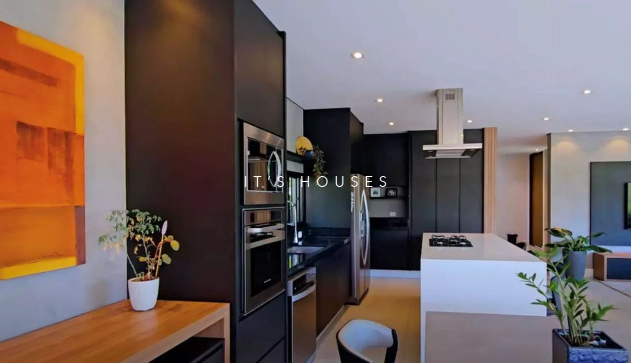 Suíte principal casa à venda em Tambore 11, Alphaville, Santana de Parnaíba — 5 suítes, 400 m² — imagem 4 de 15