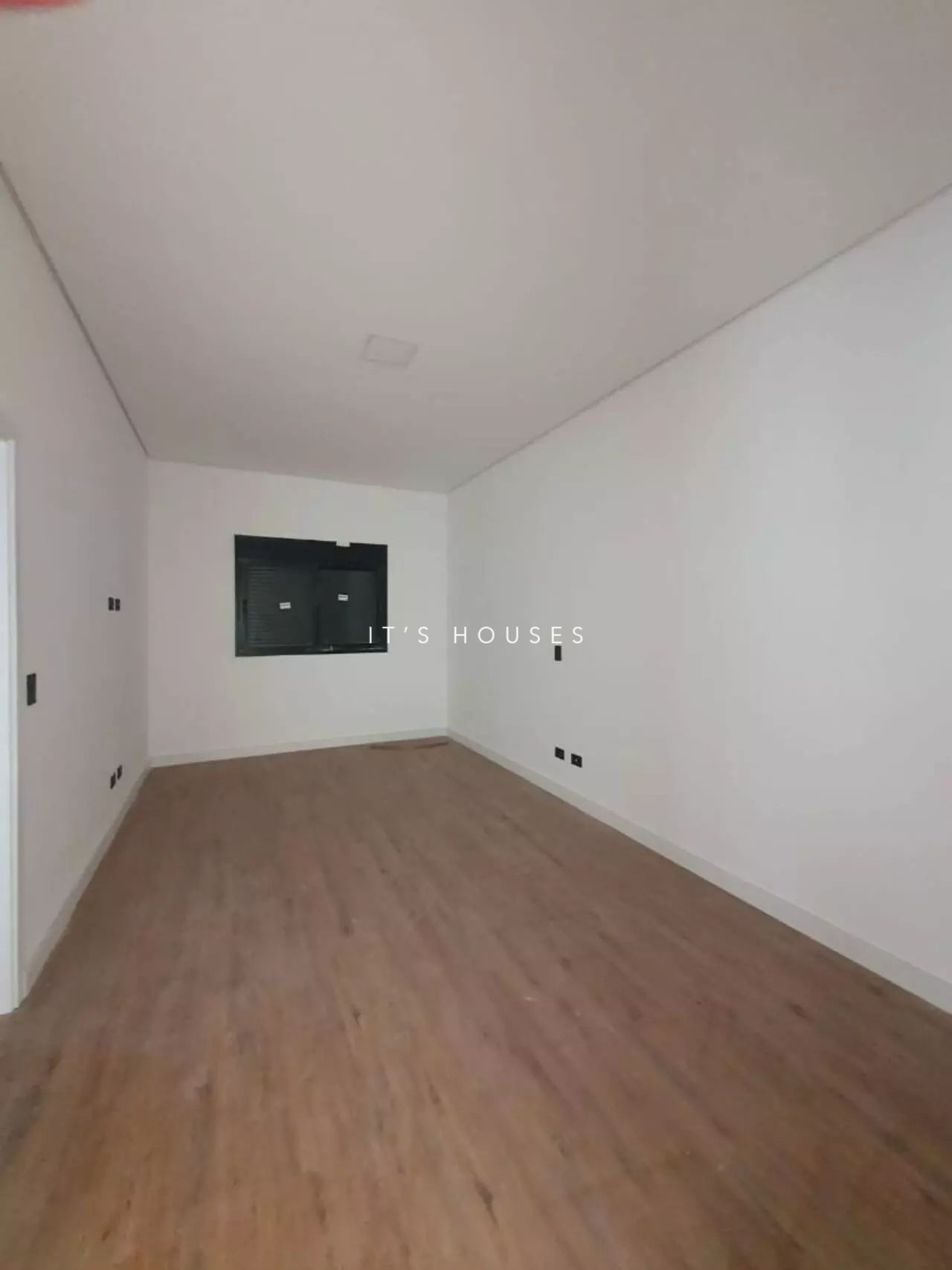 Suíte principal casa à venda em Tambore 11, Alphaville, Santana de Parnaíba — 4 suítes, 480 m² — imagem 4 de 16