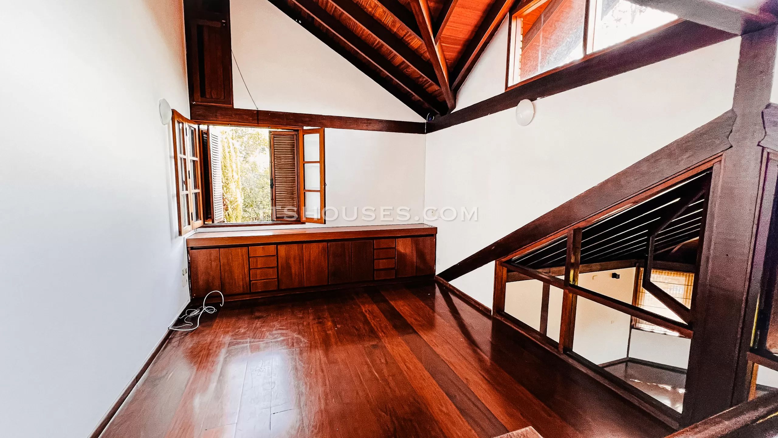 Cozinha e área gourmet casa à venda ou para alugar em Alphaville Residencial 1, Alphaville, Barueri — 4 suítes, 810 m² — imagem 3 de 24