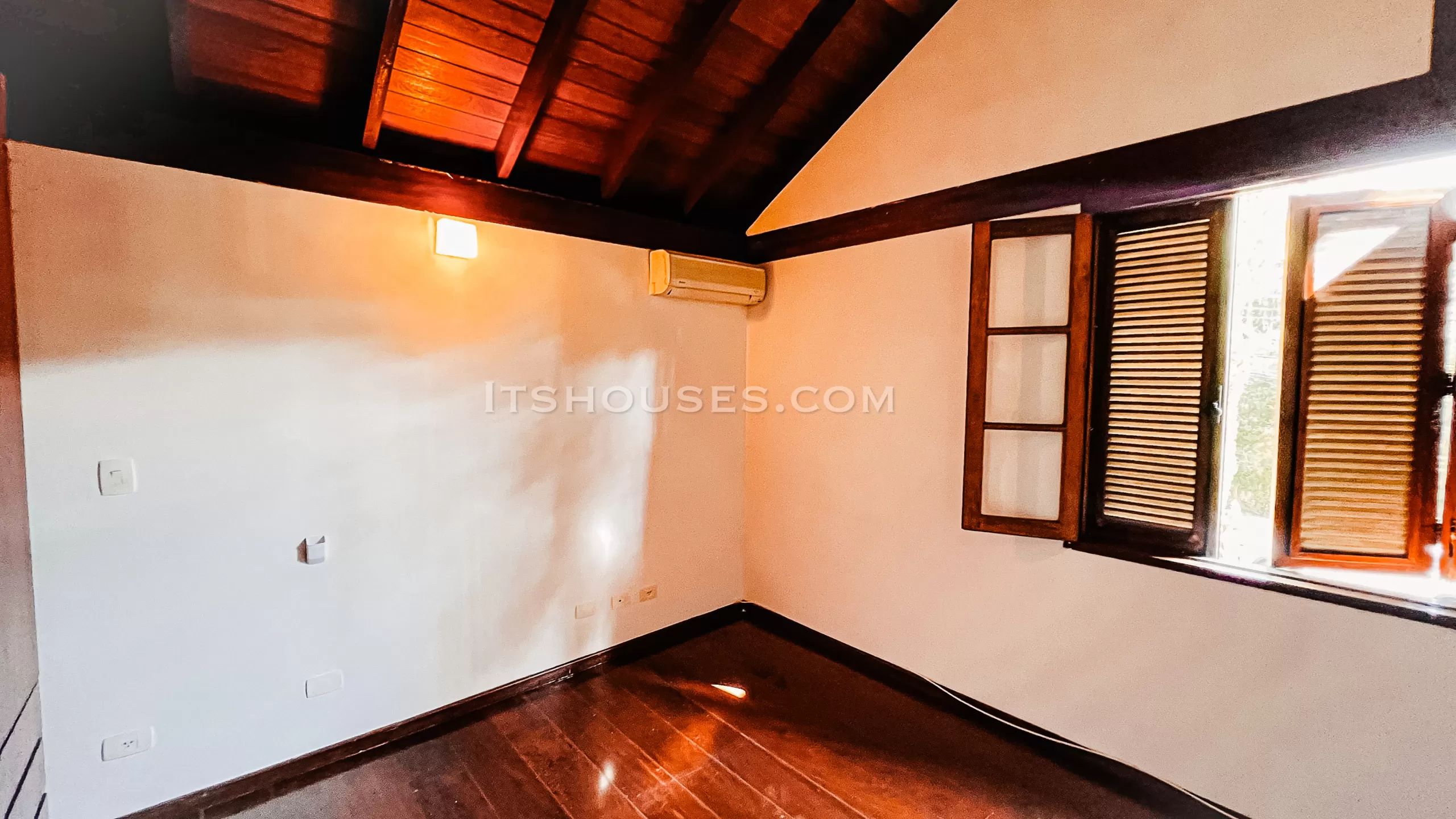 Suíte principal casa à venda ou para alugar em Alphaville Residencial 1, Alphaville, Barueri — 4 suítes, 810 m² — imagem 4 de 24