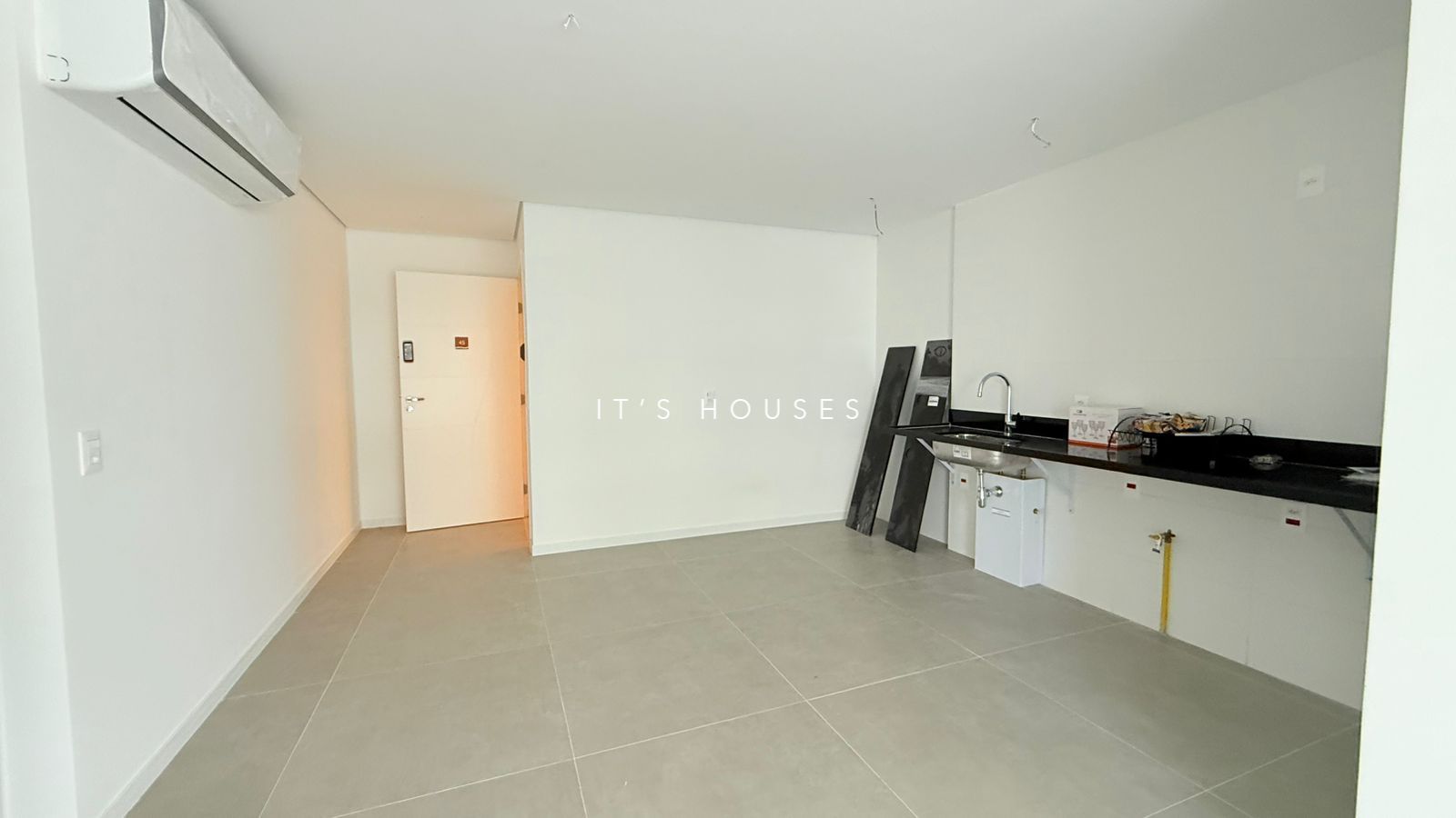 Fachada apartamento para alugar em Oka Mamore, Alphaville, Barueri — 1 suíte, 75 m² — imagem 1 de 5
