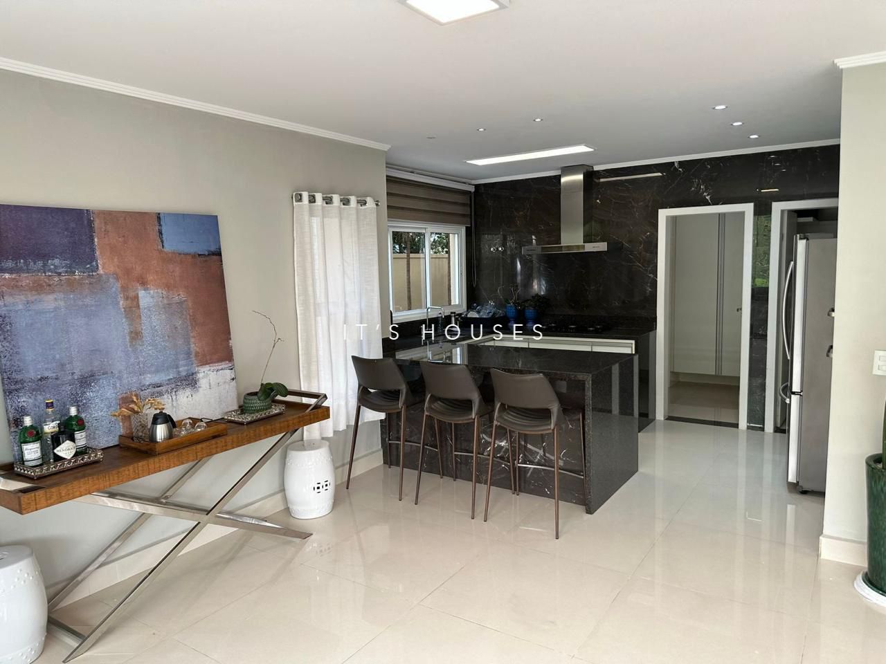 Área de convivência casa à venda em Genesis 1, Alphaville, Barueri — 5 suítes, 424 m² — imagem 6 de 13