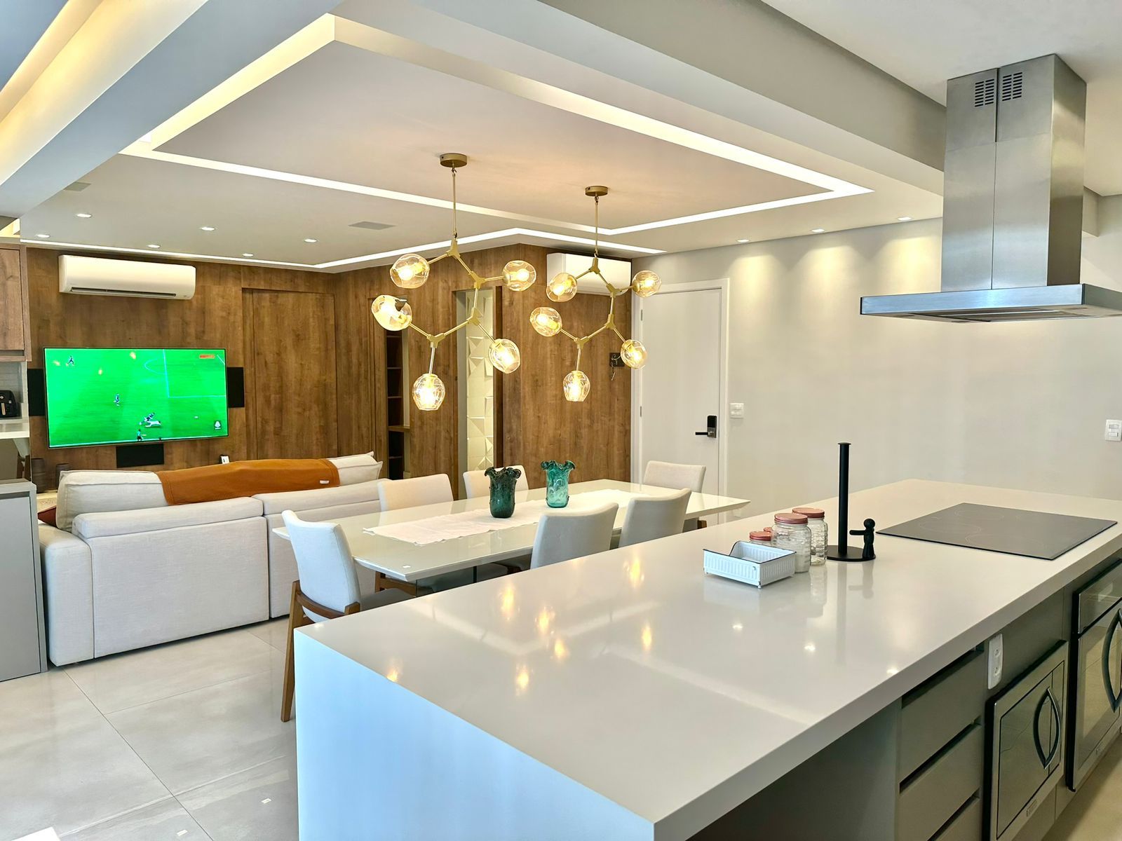 Cozinha e área gourmet apartamento à venda em Edificio Bellagio, Alphaville, Barueri — 2 suítes, 98 m² — imagem 3 de 20