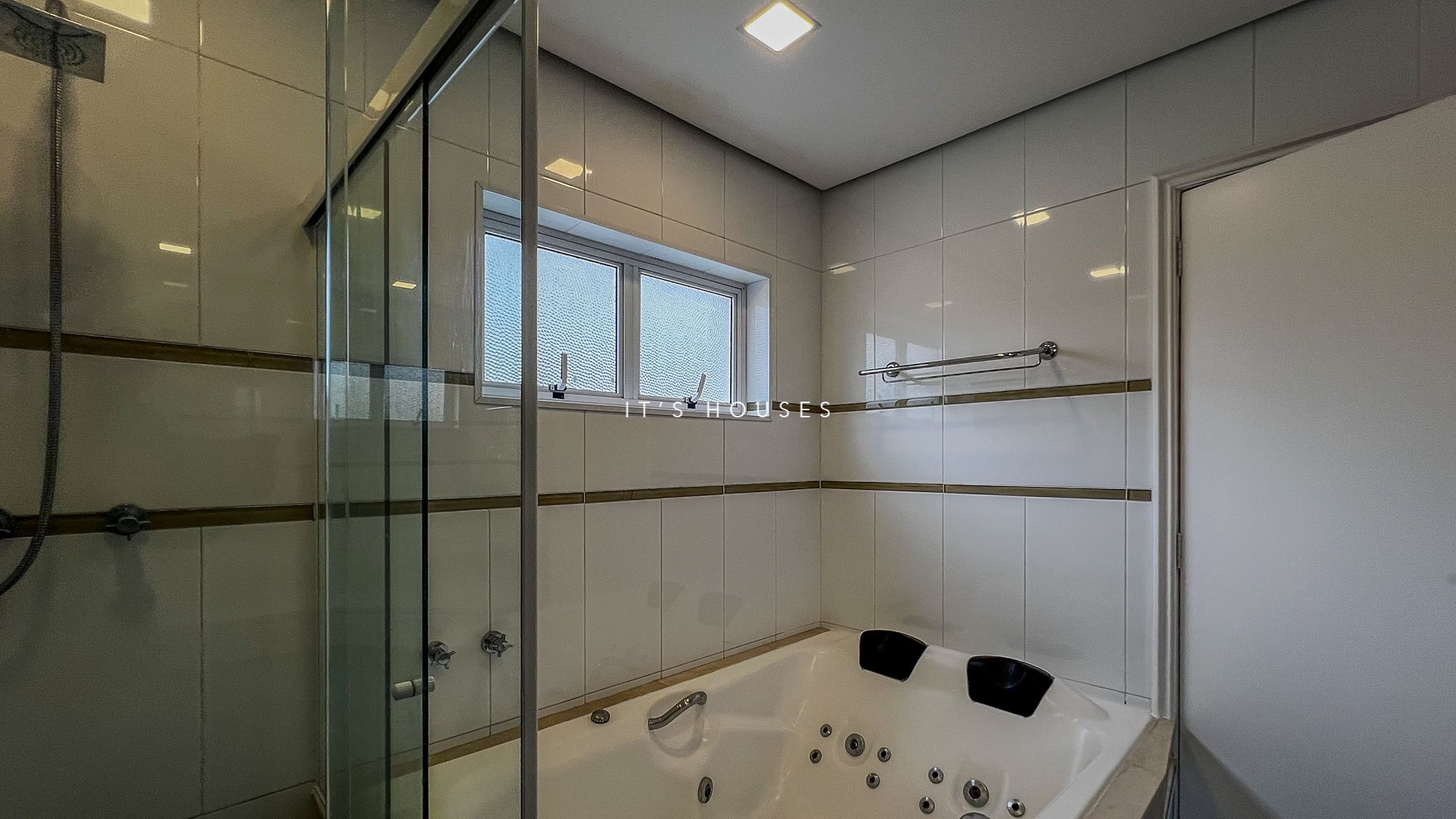 Área de convivência casa para alugar em Alphaville Residencial 6, Alphaville, Santana de Parnaíba — 4 suítes, 298 m² — imagem 6 de 23