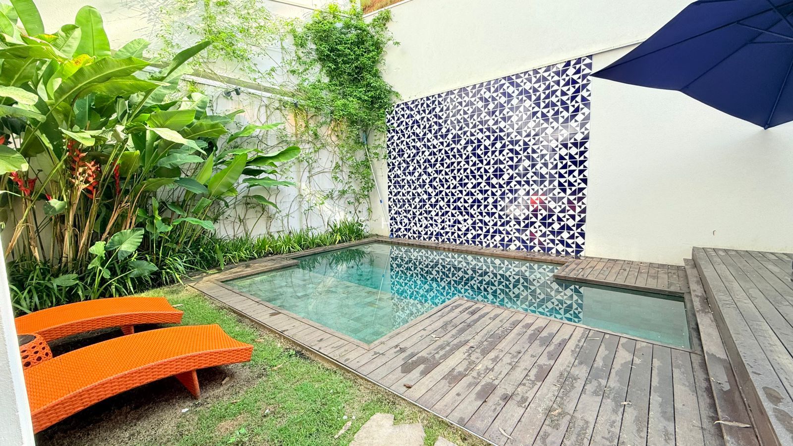 Fachada casa para alugar em Tambore 11, Alphaville, Santana de Parnaíba — 4 suítes, 505 m² — imagem 1 de 23