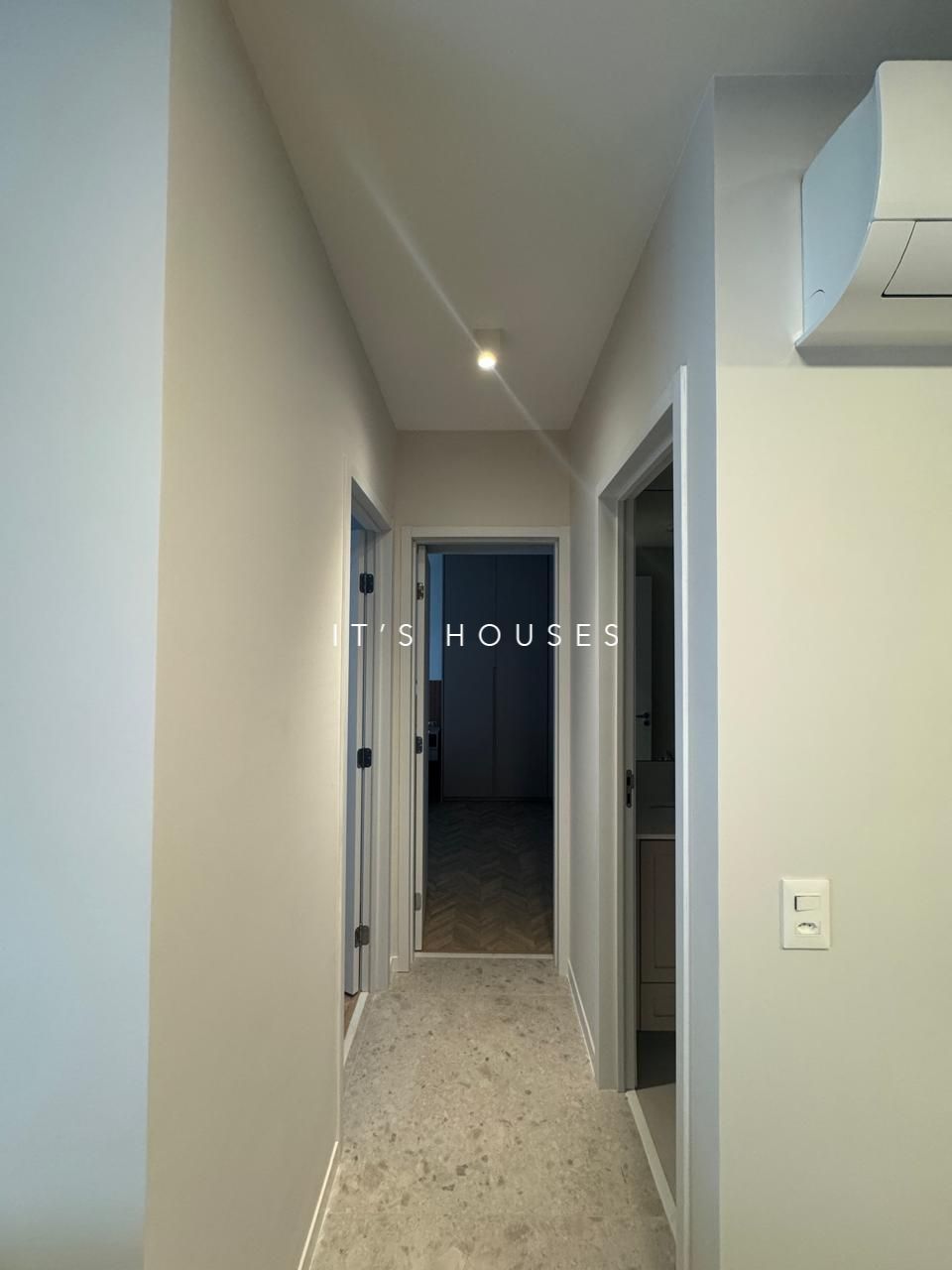 Cozinha e área gourmet apartamento à venda em Oka Mamore, Alphaville, Barueri — 1 suíte, 75 m² — imagem 3 de 15