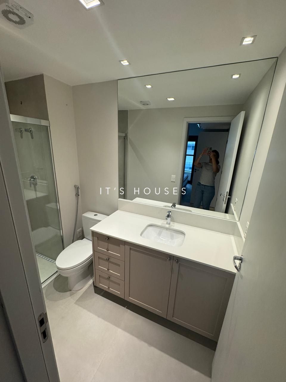 Suíte principal apartamento à venda em Oka Mamore, Alphaville, Barueri — 1 suíte, 75 m² — imagem 4 de 15