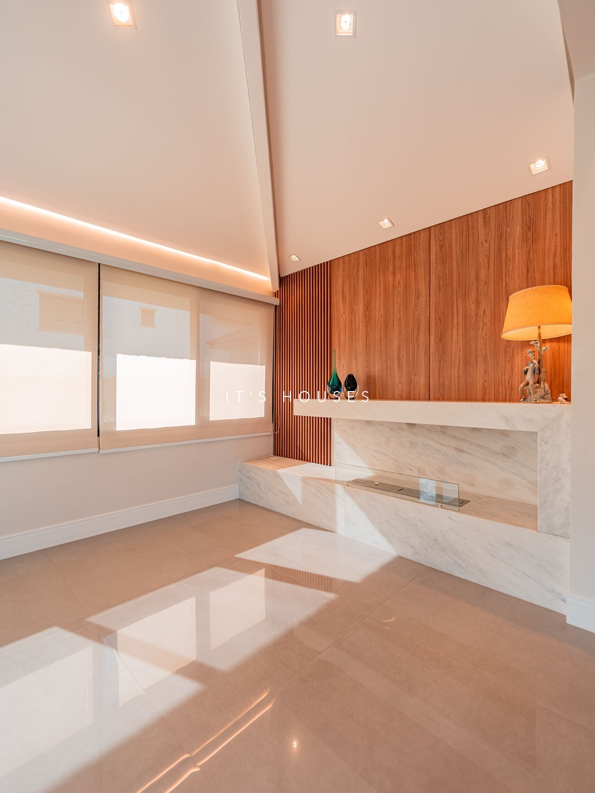 Área de convivência casa à venda em Alphaville Residencial 4, Alphaville, Santana de Parnaíba — 4 suítes, 728 m² — imagem 6 de 30