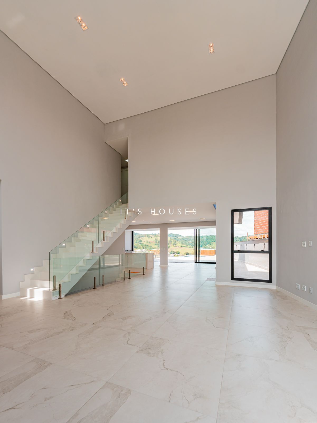 Cozinha e área gourmet casa à venda em New Ville, Alphaville, Santana de Parnaíba — 4 suítes, 585 m² — imagem 3 de 27