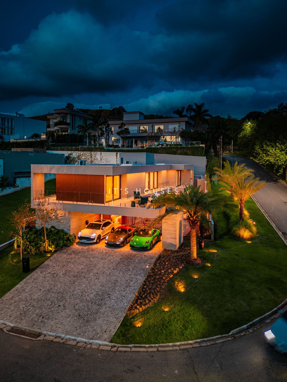 Fachada casa à venda em Villa Solaia , Alphaville, Barueri — 4 suítes, 568 m² — imagem 1 de 22