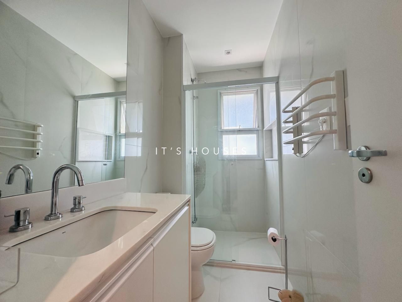 Sala de estar casa à venda em Gramercy Park, Alphaville, Barueri — 4 suítes, 400 m² — imagem 2 de 28