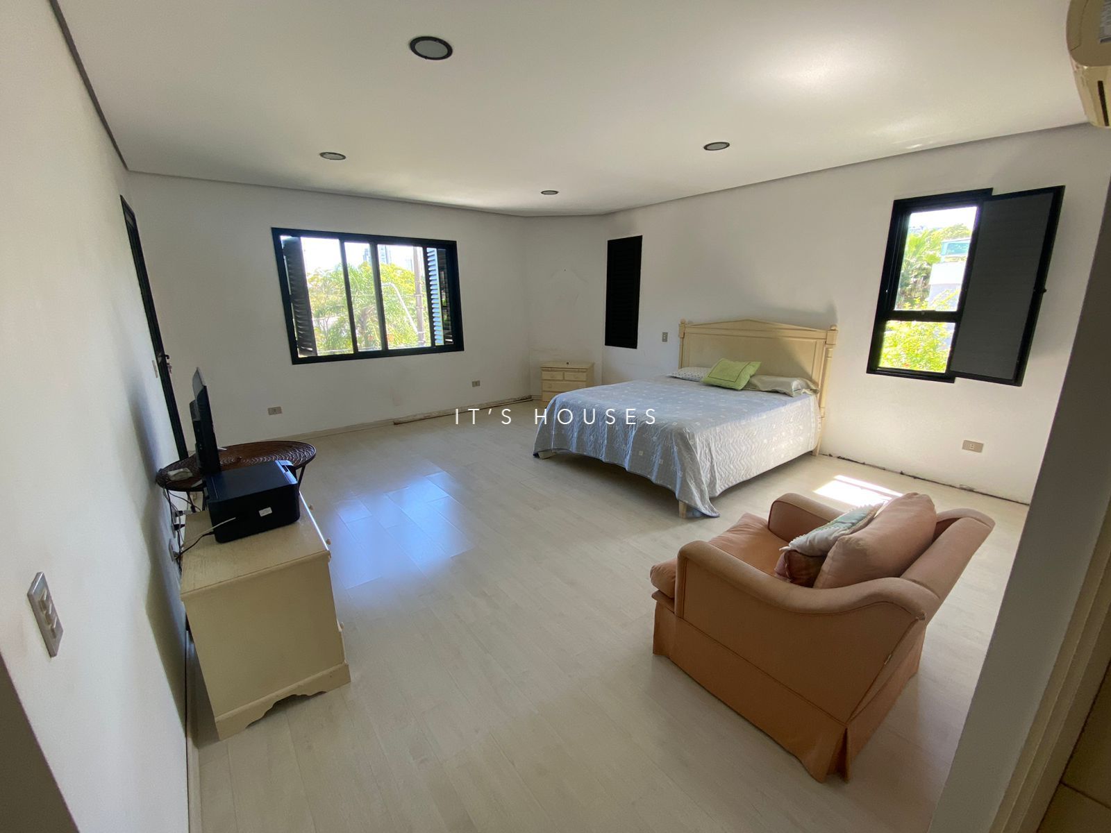 Área de convivência casa à venda em Alphaville Residencial 2, Alphaville, Barueri — 5 suítes, 560 m² — imagem 6 de 20