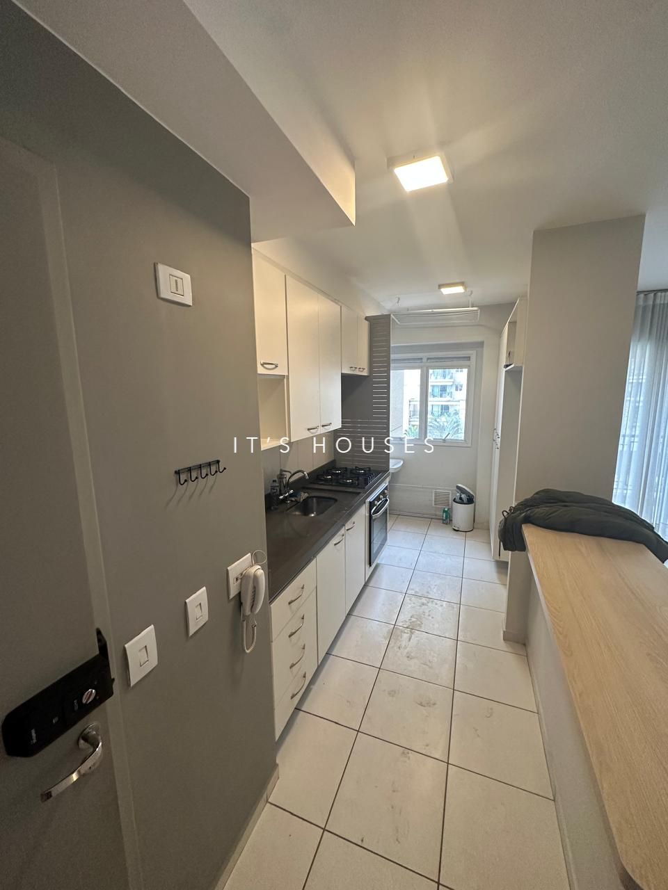 Área de convivência apartamento à venda em Alpha Park Alphaville, Alphaville, Barueri — 1 suíte, 74 m² — imagem 6 de 8
