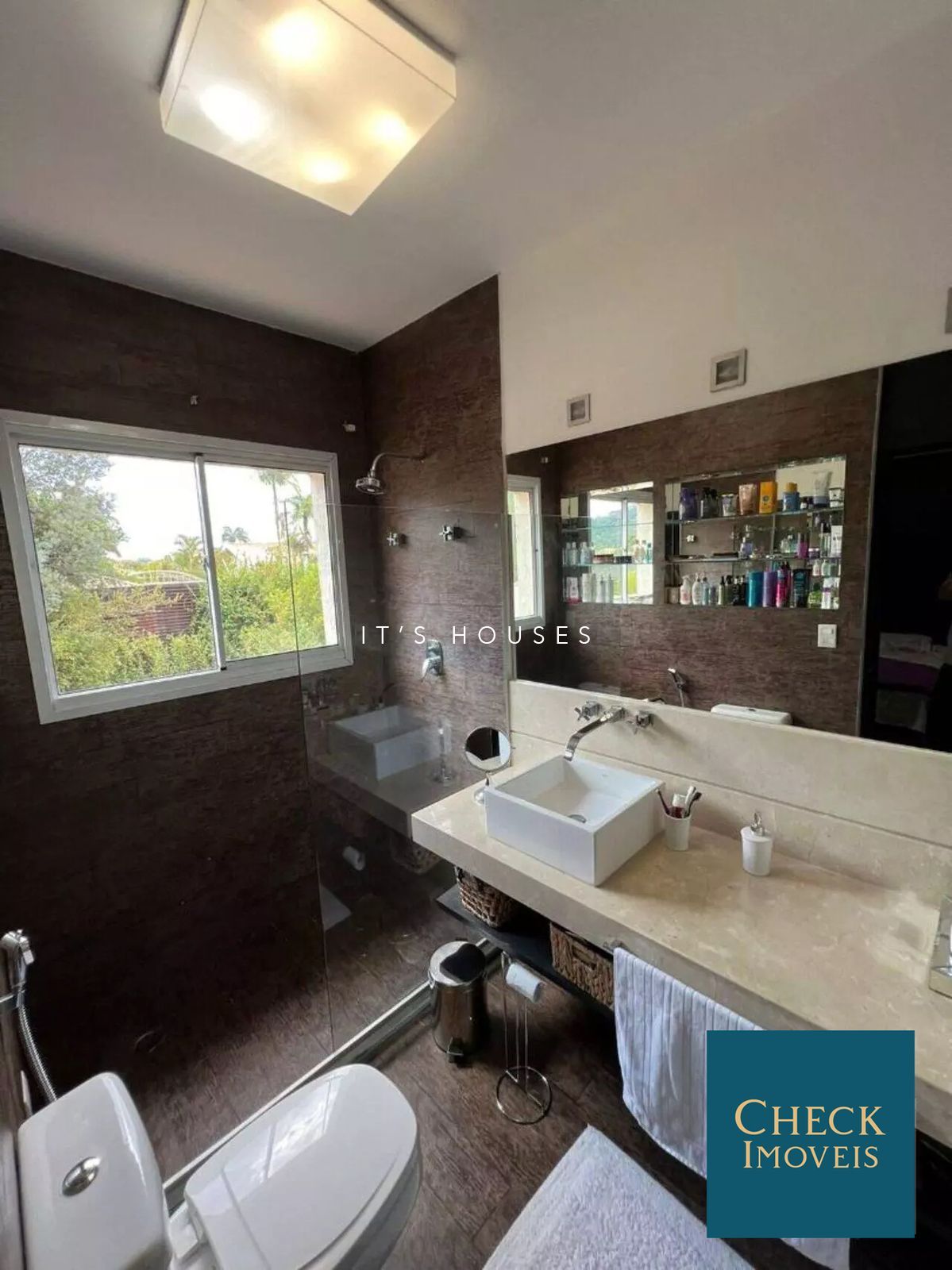 Área de convivência casa à venda em Tamboré 7, Alphaville, Santana de Parnaíba — 3 suítes, 236 m² — imagem 6 de 10