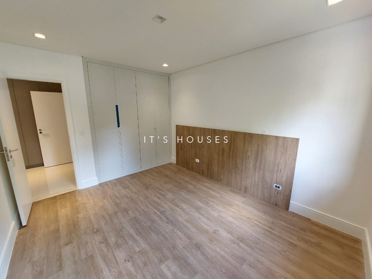 Sala de estar casa à venda em Alphaville Residencial 11, Alphaville, Barueri — 2 suítes, 562 m² — imagem 2 de 12