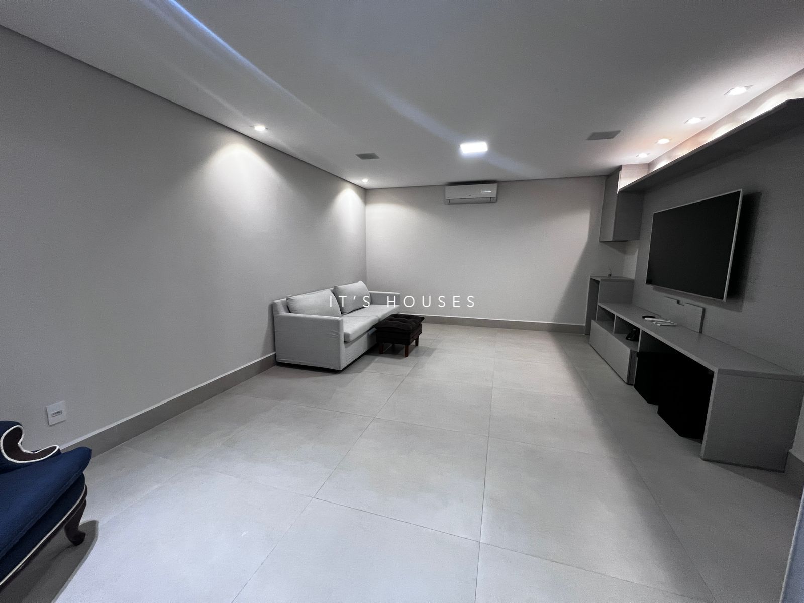 Sala de estar casa à venda em Villa Solaia , Alphaville, Barueri — 4 suítes, 608 m² — imagem 2 de 44
