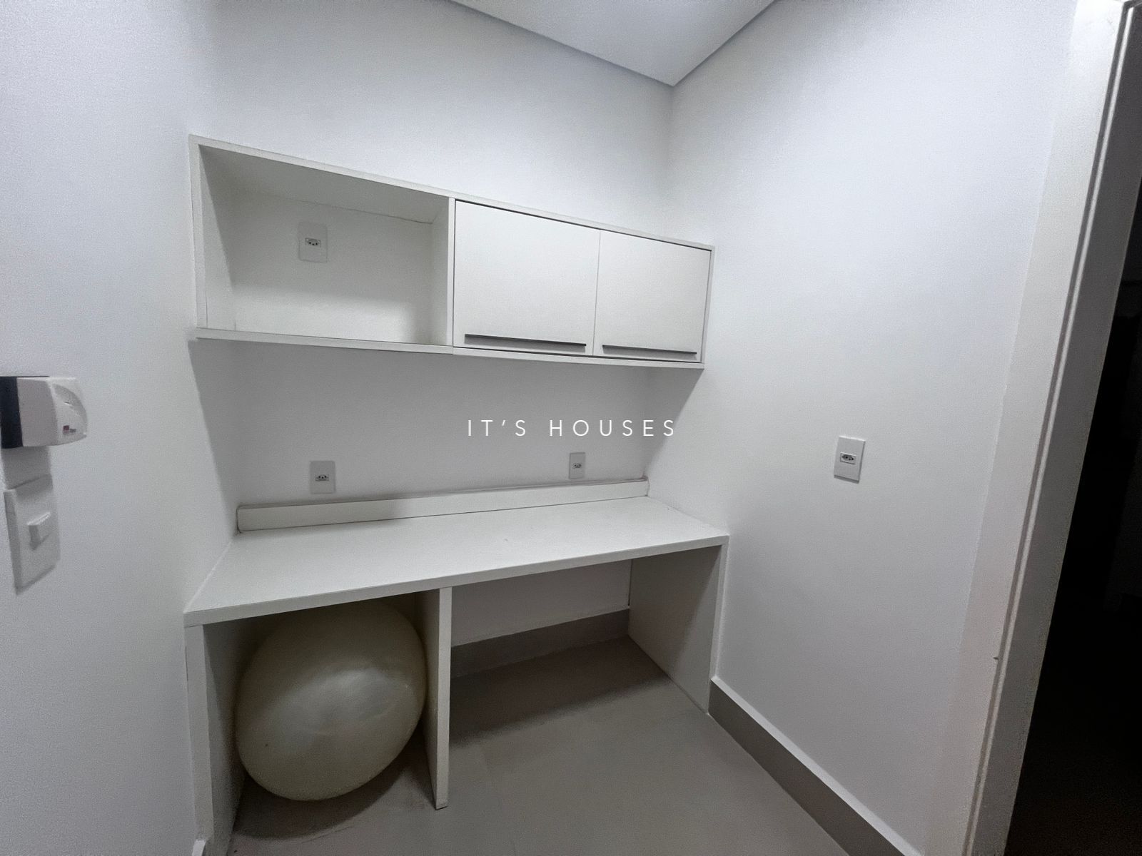 Suíte principal casa à venda em Villa Solaia , Alphaville, Barueri — 4 suítes, 608 m² — imagem 4 de 44