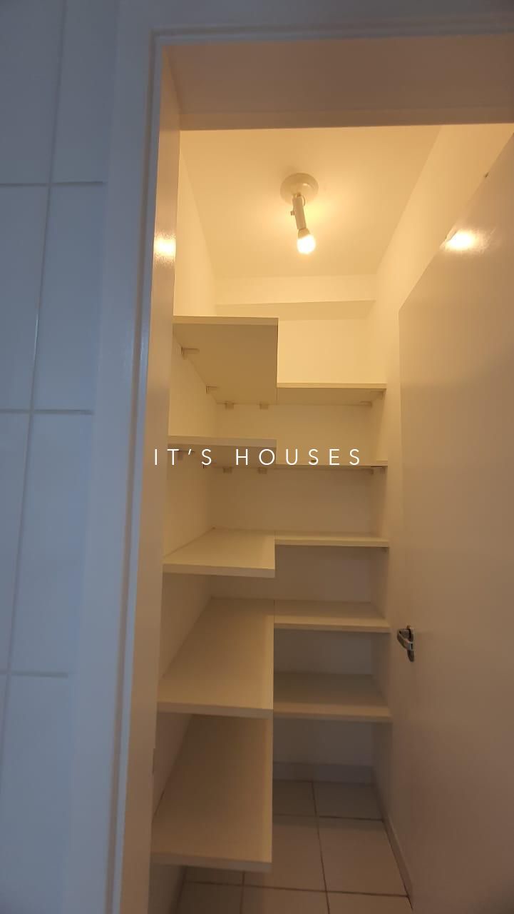 Cozinha e área gourmet apartamento para alugar em Eredita, Alphaville, Santana de Parnaíba — 3 suítes, 224 m² — imagem 3 de 42