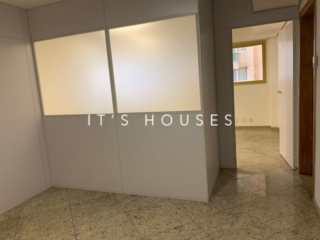 Piscina e área externa flat à venda em Edificio Guinzza, Alphaville, Barueri — 52 m² — imagem 5 de 8