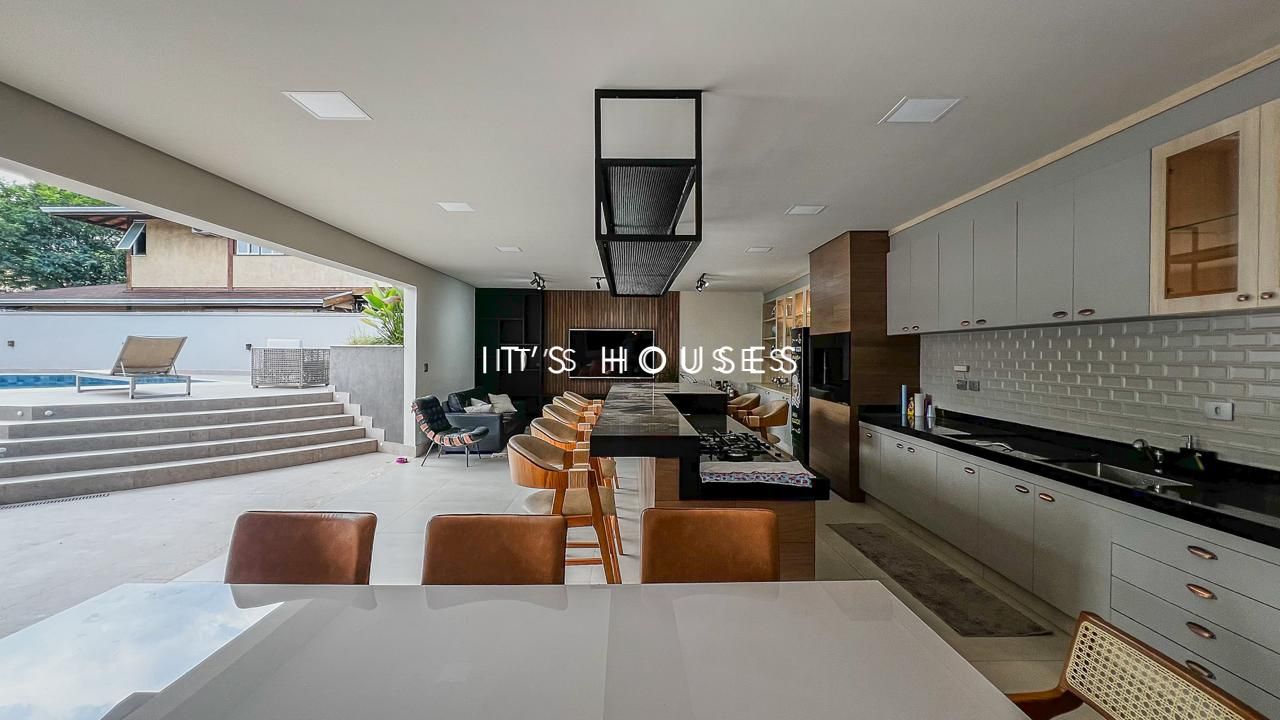 Sala de estar casa à venda ou para alugar em Alphaville Residencial 11, Alphaville, Santana de Parnaíba — 4 suítes, 1559 m² — imagem 2 de 31