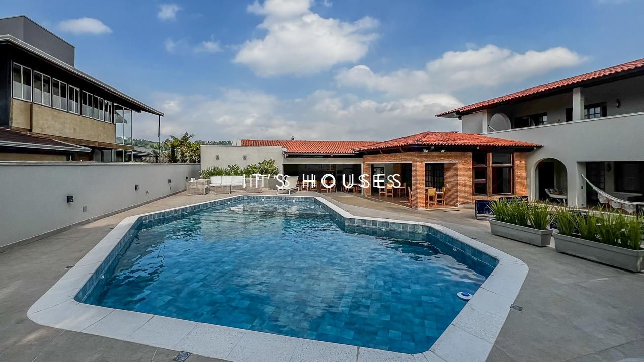 Fachada casa à venda ou para alugar em Alphaville Residencial 11, Alphaville, Santana de Parnaíba — 4 suítes, 1559 m² — imagem 1 de 31