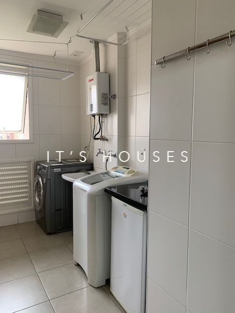 Sala de estar apartamento à venda em Premium Tambore, Alphaville, Santana de Parnaíba — 3 suítes, 172 m² — imagem 2 de 23