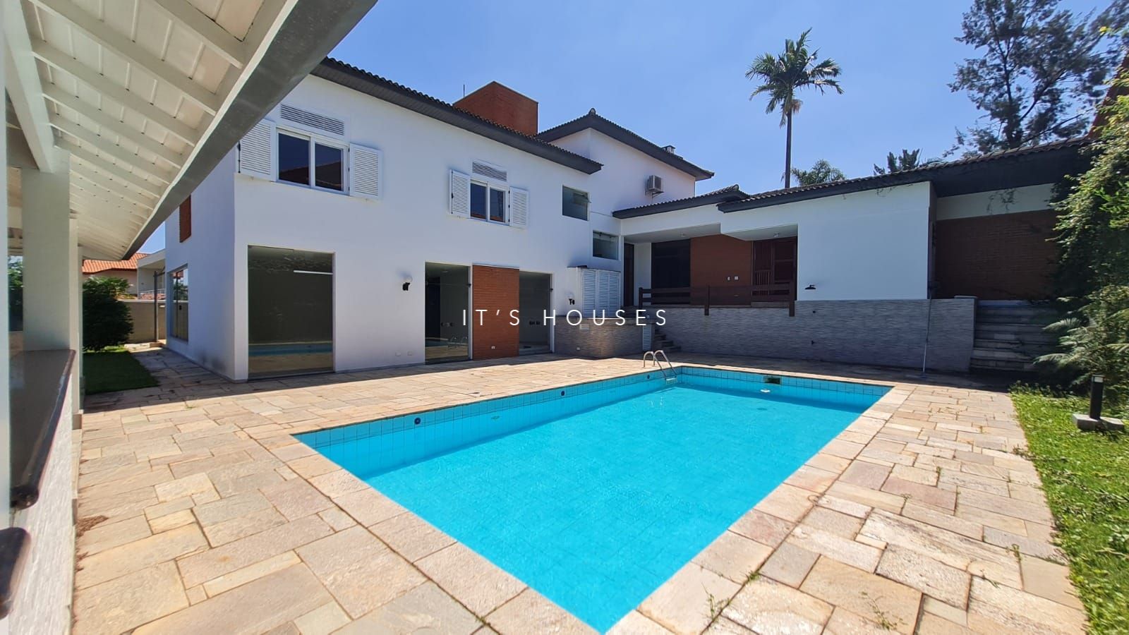 Fachada casa à venda em Alphaville Residencial 5, Alphaville, Santana de Parnaíba — 4 suítes, 850 m² — imagem 1 de 24