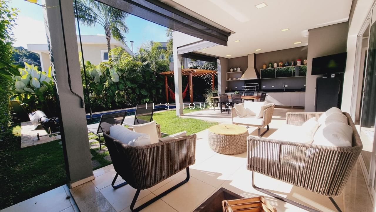 Suíte principal casa à venda em Itahye Residencial, Alphaville, Barueri — 4 suítes, 500 m² — imagem 4 de 13