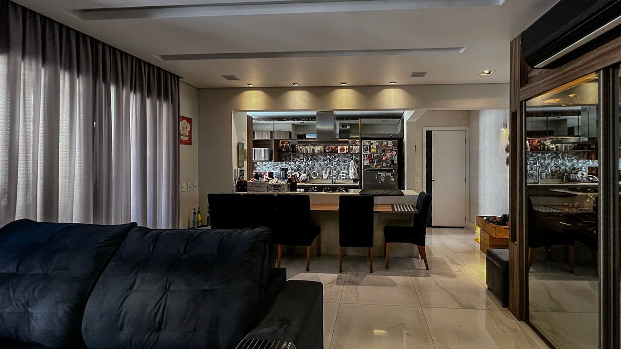 Suíte principal apartamento à venda em Jardins de Monet, Alphaville, Barueri — 2 suítes, 84 m² — imagem 4 de 16