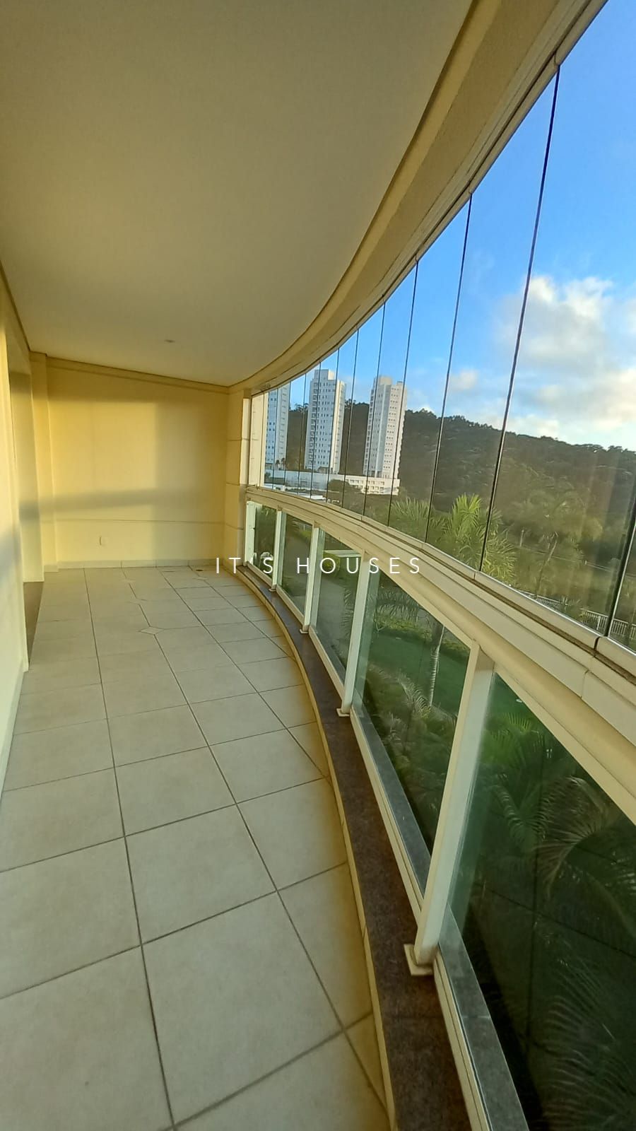 Fachada apartamento à venda em Resort Tambore, Alphaville, Santana de Parnaíba — 1 suíte, 133 m² — imagem 1 de 28