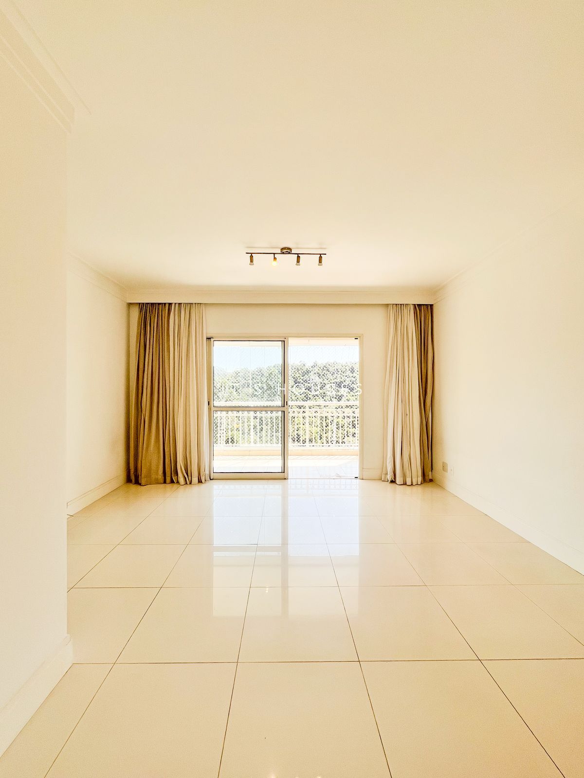 Área de convivência apartamento à venda em Green Tambore, Alphaville, Santana de Parnaíba — 1 suíte, 110 m² — imagem 6 de 14