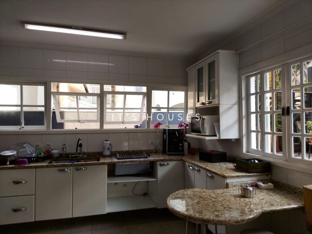 Cozinha e área gourmet apartamento à venda em Alpha Plus, Alphaville, Barueri — 4 suítes, 400 m² — imagem 3 de 14