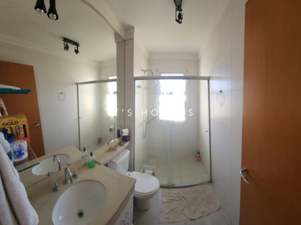 Sala de estar apartamento à venda em Resort Tambore, Alphaville, Santana de Parnaíba — 1 suíte, 133 m² — imagem 2 de 10