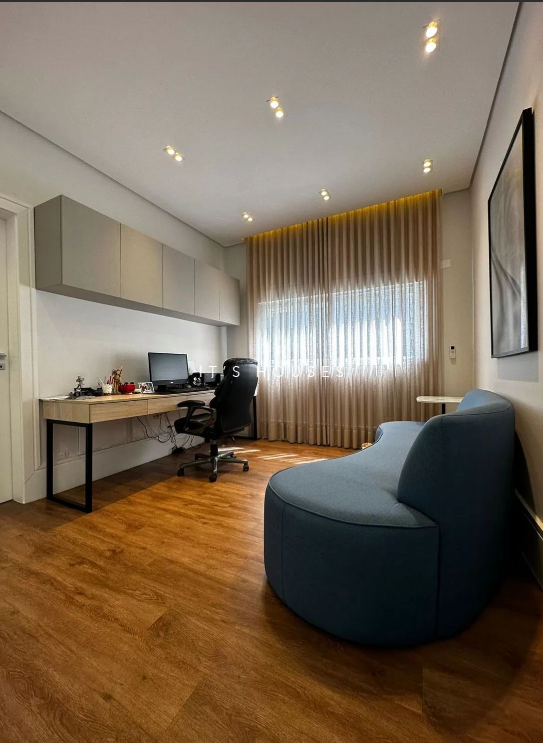 Suíte principal casa à venda em Residencial Tambore 10 , Alphaville, Santana de Parnaíba — 4 suítes, 566 m² — imagem 4 de 12